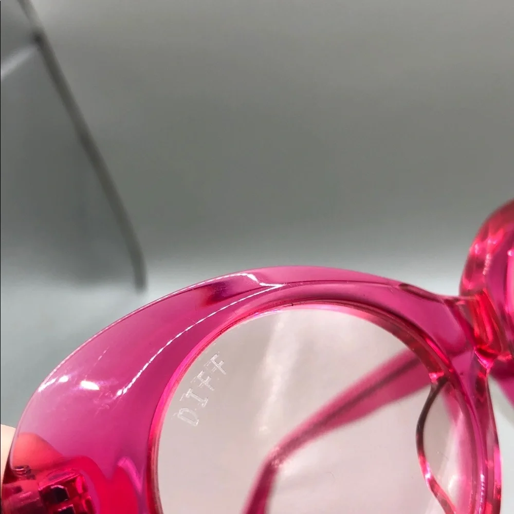 Diff Eyewear Olivia Pink Crystal Sunglasses Oval Trendy